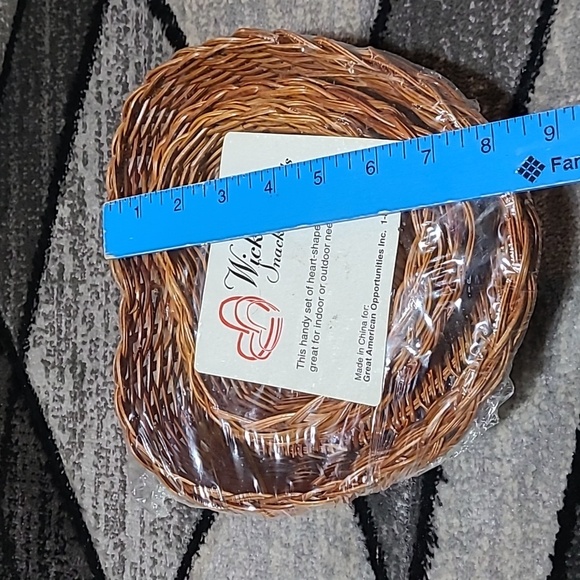 HEART SHAPED 3 NESTING WICKER SNACK BASKETS ❤️ PRICE FIRM - Picture 5 of 7